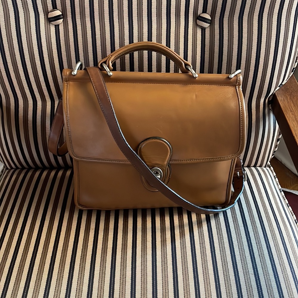 Vintage Y2K Coach Willis Camel with Nickel Hardware 9927 - Picture 8 of 16